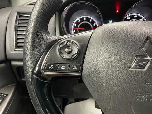 Used 2022 Mitsubishi Outlander Sport SE image 17