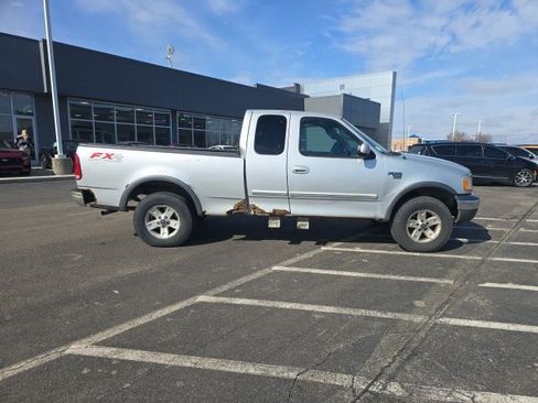 Used 2003 Ford F150 XLT image 4