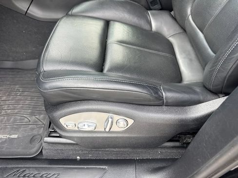 Used 2021 Porsche Macan AWD/4WD image 15