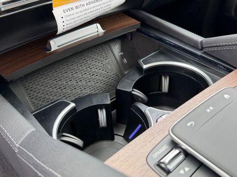 New 2026 Mercedes-Benz GLS 450 4MATIC image 25