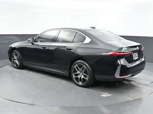 Used 2024 BMW i5 eDrive40i w/ M Sport Package image 5