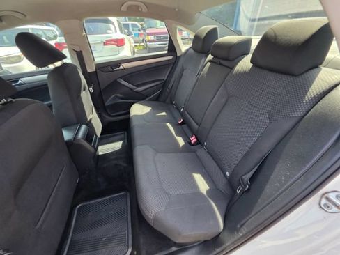 Used 2013 Volkswagen Passat 2.5 S FWD image 19