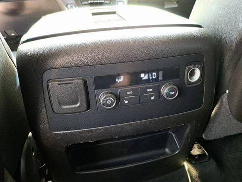 Used 2016 GMC Yukon XL SLT RWD image 27