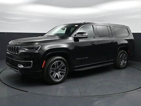 Used 2024 Jeep Wagoneer L Series II RWD image 1