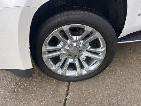 Used 2020 GMC Yukon XL SLT w/ Premium Edition image 37