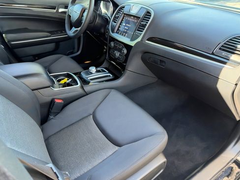 Used 2023 Chrysler 300 Touring w/ Sport Appearance Package image 12