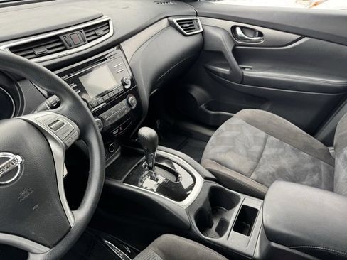 Used 2015 Nissan Rogue S image 13