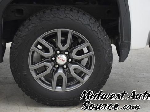 Used 2022 GMC Sierra 1500 AT4 w/ AT4 Premium Package image 8