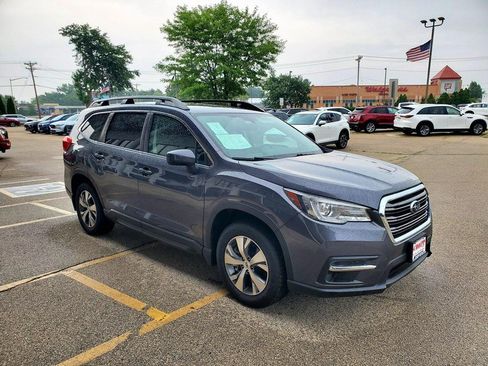 Used 2022 Subaru Ascent Premium w/ Convenience Package AWD/4WD image 3
