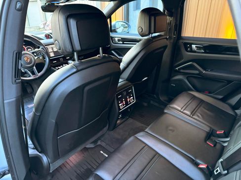 Used 2019 Porsche Cayenne image 18