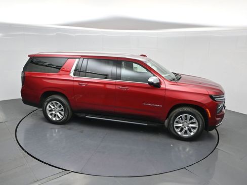 Used 2025 Chevrolet Suburban Premier image 30