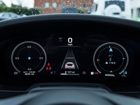 Used 2025 Porsche 911 Carrera image 28