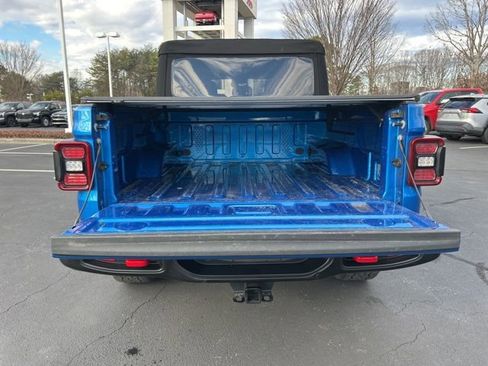 Used 2024 Jeep Gladiator Rubicon w/ Technology Group image 7