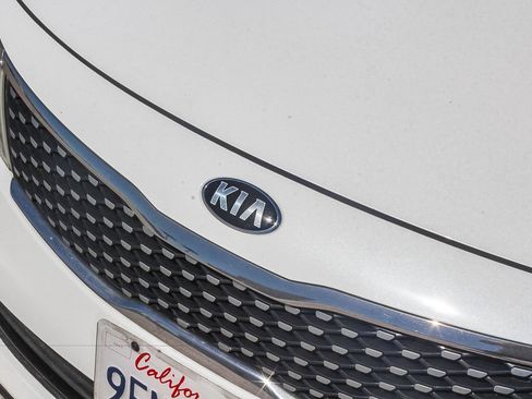 Used 2016 Kia Optima EX w/ Premium Package FWD image 12