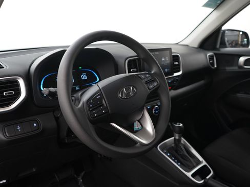 Certified 2026 Hyundai Venue SE FWD image 23
