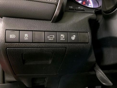Used 2023 Toyota Camry SE w/ Cold Weather Package AWD/4WD image 35