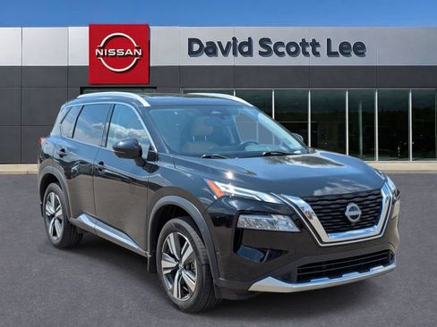 Used 2023 Nissan Rogue Platinum FWD image 3