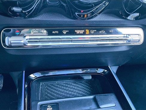 Certified 2025 Mercedes-Benz GLB 250 4MATIC image 18