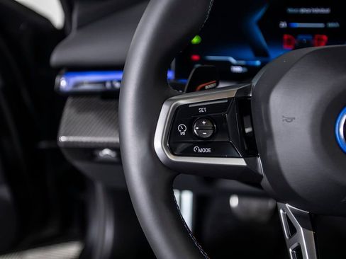 Used 2025 BMW i5 M60 w/ Executive Package image 33