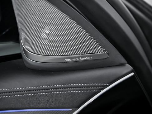 Used 2022 BMW M5 CS image 20