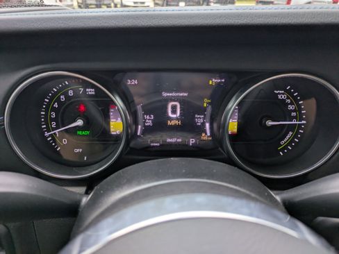 Used 2022 Jeep Wrangler Unlimited Rubicon 4xe w/ Cold Weather Group AWD/4WD image 23