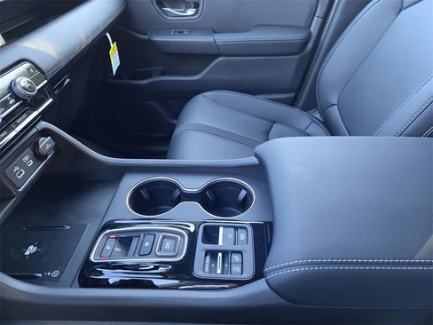 New 2025 Honda Pilot Touring image 24