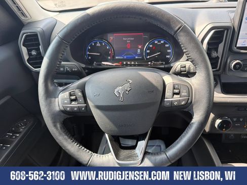 Used 2022 Ford Bronco Sport Outer Banks w/ Tech Package AWD/4WD image 14