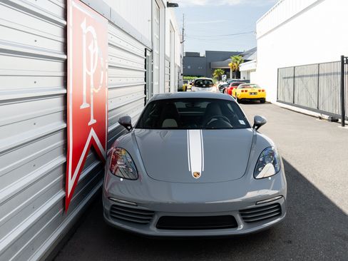 Used 2024 Porsche 718 Cayman RWD image 42