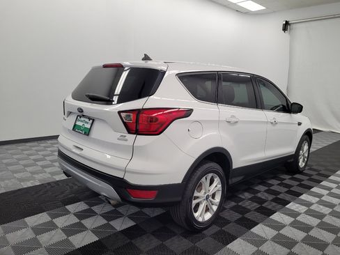 Used 2019 Ford Escape SE FWD image 9
