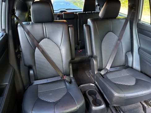 Used 2025 Toyota Highlander XSE AWD/4WD image 42