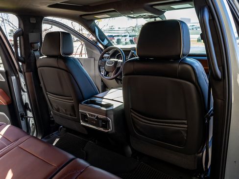 Used 2026 GMC Sierra 3500 Denali Ultimate image 32