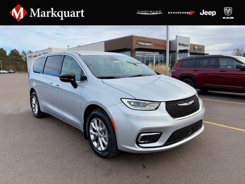New 2026 Chrysler Pacifica Select AWD/4WD image 1
