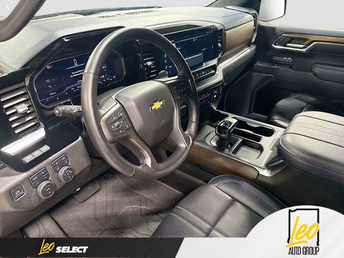 Used 2024 Chevrolet Silverado 1500 High Country w/ High Country Premium Package image 9
