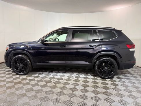 Used 2023 Volkswagen Atlas SE AWD/4WD image 3