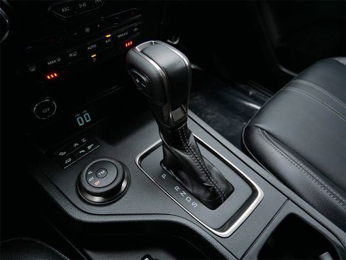 Certified 2019 Ford Ranger Lariat w/ Equipment Group 501A Mid image 22