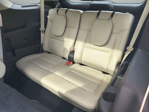 Used 2020 Ford Explorer Platinum w/ Premium Technology Package image 39