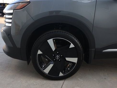 New 2025 Nissan Kicks SR image 11