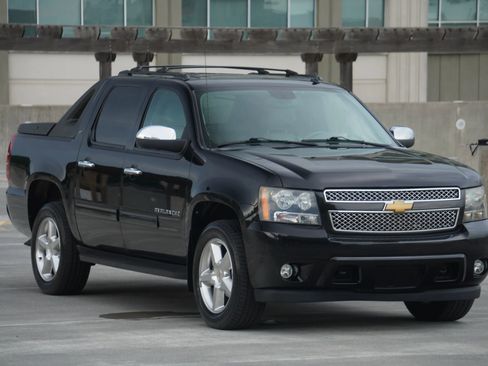 Used 2012 Chevrolet Avalanche LT w/ All-Star Edition image 32