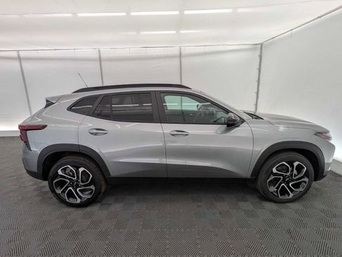 New 2026 Chevrolet Trax RS w/ Sunroof Package FWD image 6