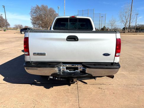 Used 2006 Ford F250 Lariat image 25
