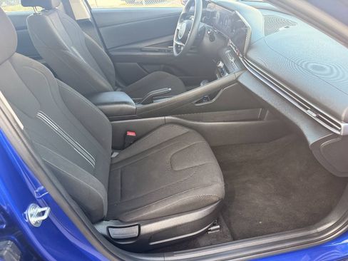 Used 2024 Hyundai Elantra SEL FWD image 31