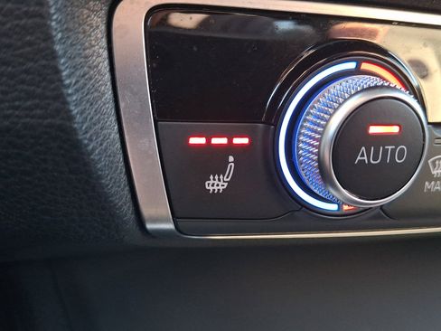 Used 2025 Audi Q3 2.0T Premium image 23