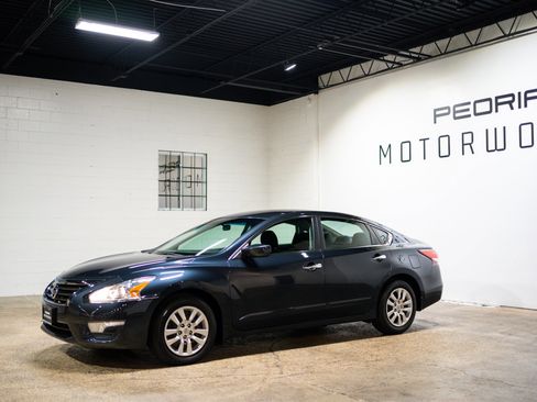 Used 2015 Nissan Altima 2.5 S w/ Power Driver Seat Package image 4