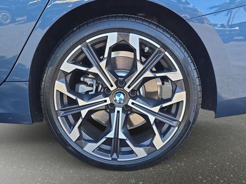 Used 2025 BMW 330i Sedan w/ Premium Package RWD image 14
