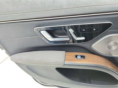 Used 2022 Mercedes-Benz EQS 450+ Sedan image 31