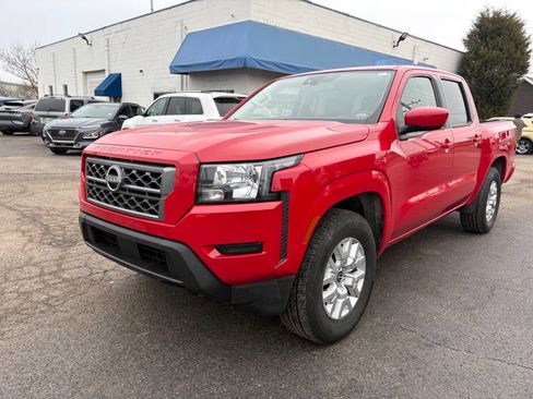 Used 2023 Nissan Frontier SV image 1
