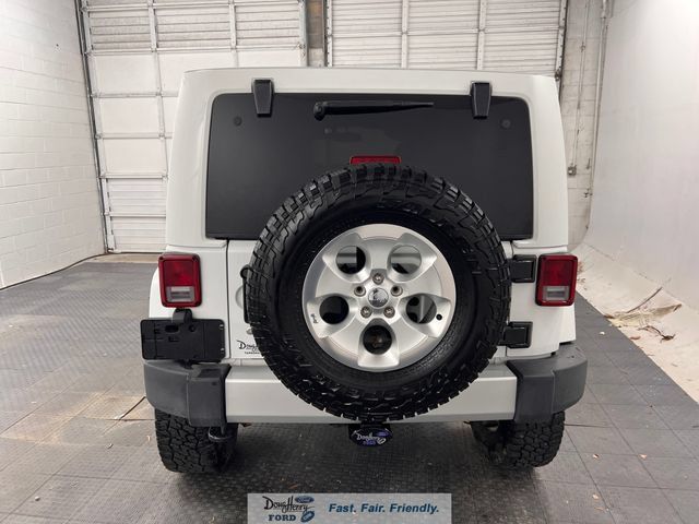 Used 2014 Jeep Wrangler Unlimited Sahara w/ Dual Top Group AWD/4WD image 6