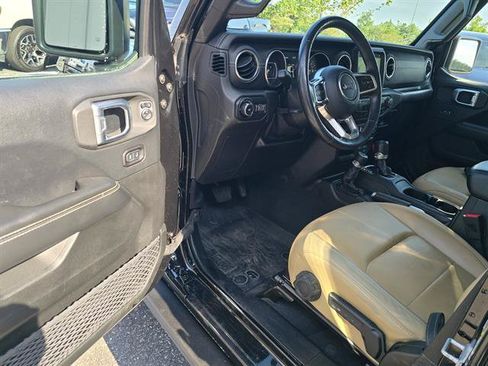 Used 2019 Jeep Wrangler Unlimited Sahara w/ Quick Order Package 24M Moab AWD/4WD image 9