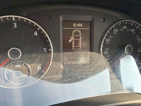Used 2012 Volkswagen Passat TDI SEL Premium FWD image 6