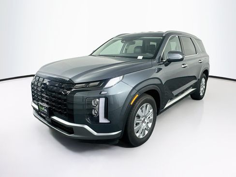Used 2025 Hyundai Palisade SEL FWD image 3